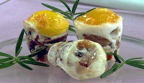Яйца запеченные с грибами, кулинарные рецепты