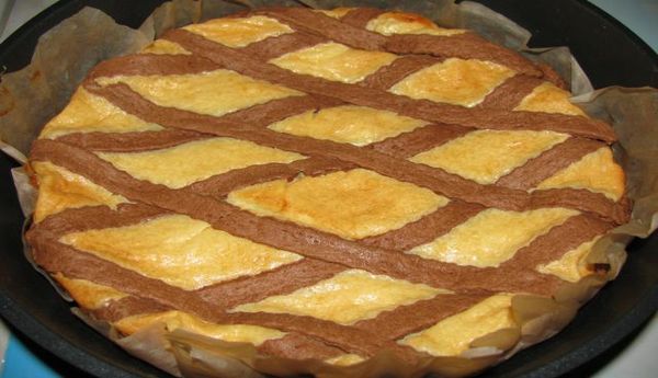 Полосатый пирог с творогом, рецепты от поваров