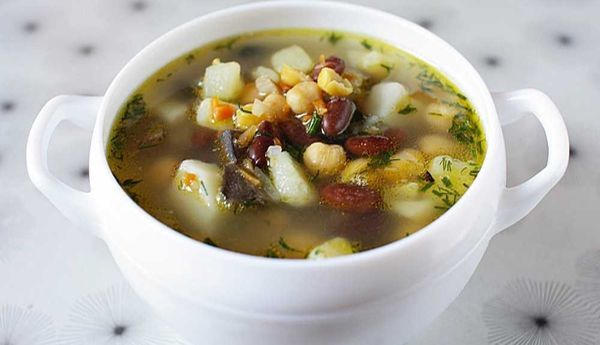 Картофельный суп с консервированными шампиньонами, готовим для своих